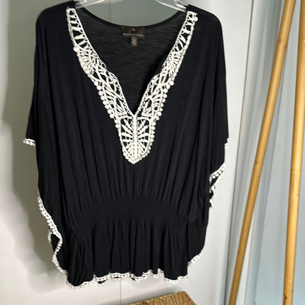 Fenn Wright Manson Black and White Women's swimsuit cover-up 2 X‎